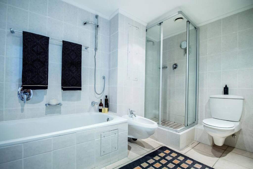 Apartment Luxurious I No Power Cuts Cape Town